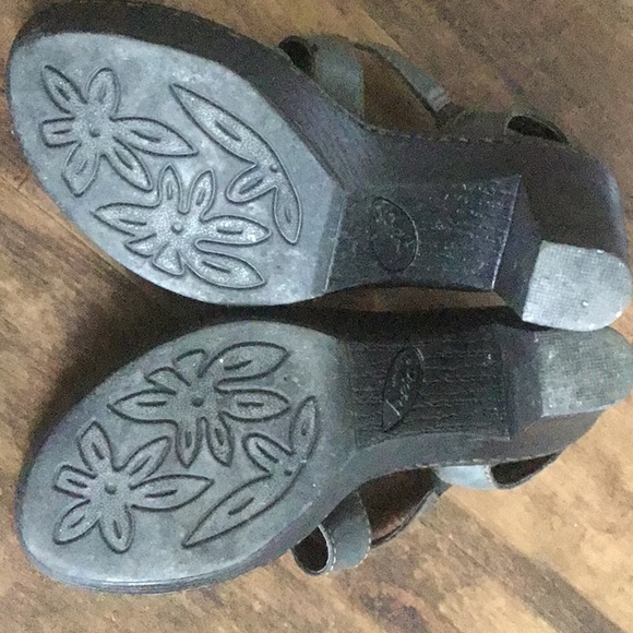 Size 7.5 Born Concept heeled sandals - Picture 3 of 4